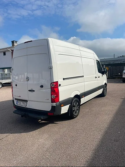 Volkswagen Crafter 35 2014 photo 2