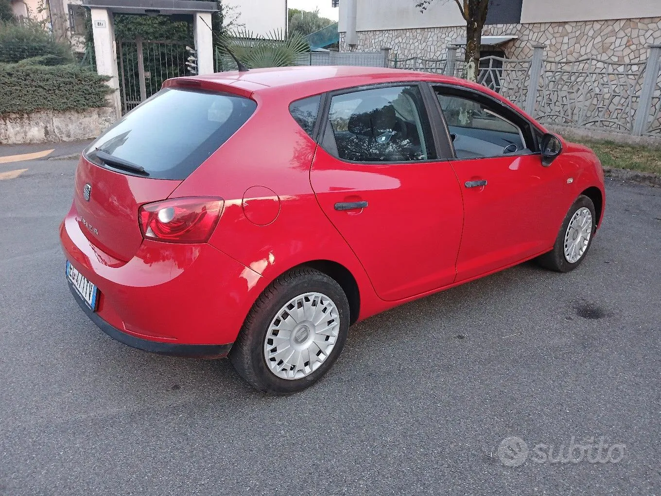 Seat Ibiza 2011 photo 3