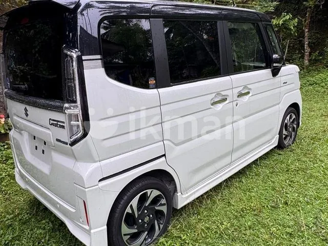 Suzuki Spacia