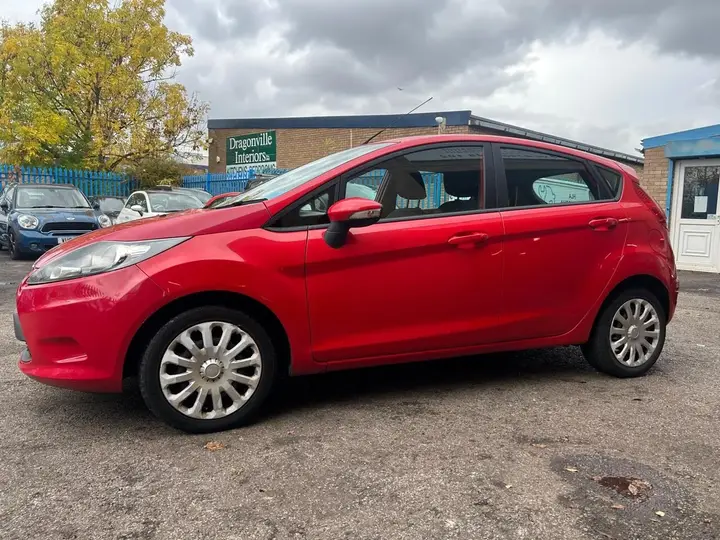 Ford Fiesta 2012 photo 4