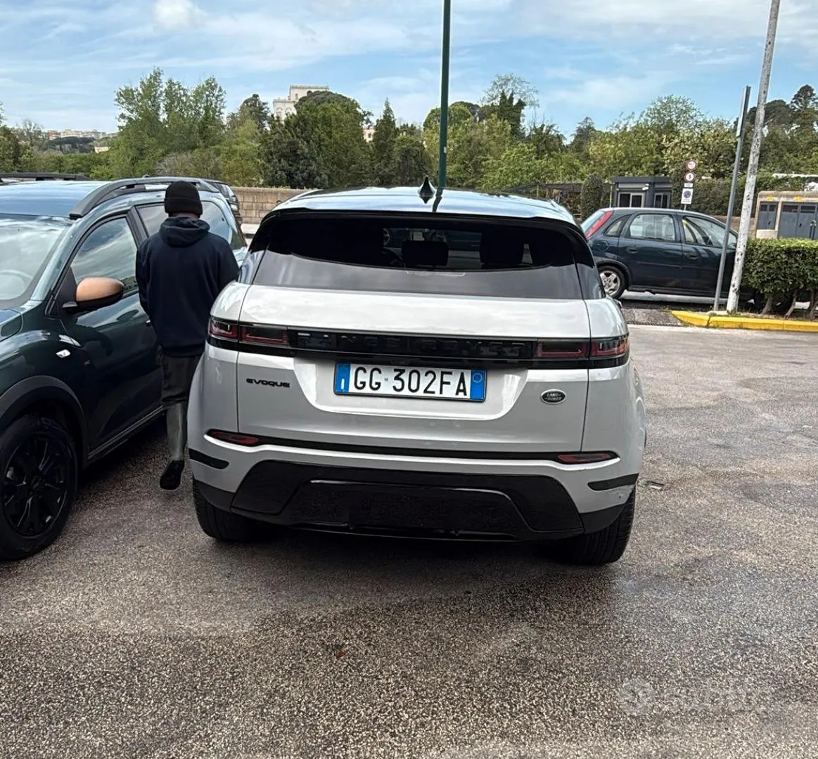 Land Rover Range Rover Evoque 2021 photo 2