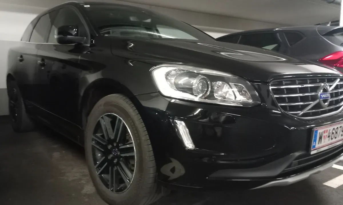 Volvo Xc60 2017 photo 2