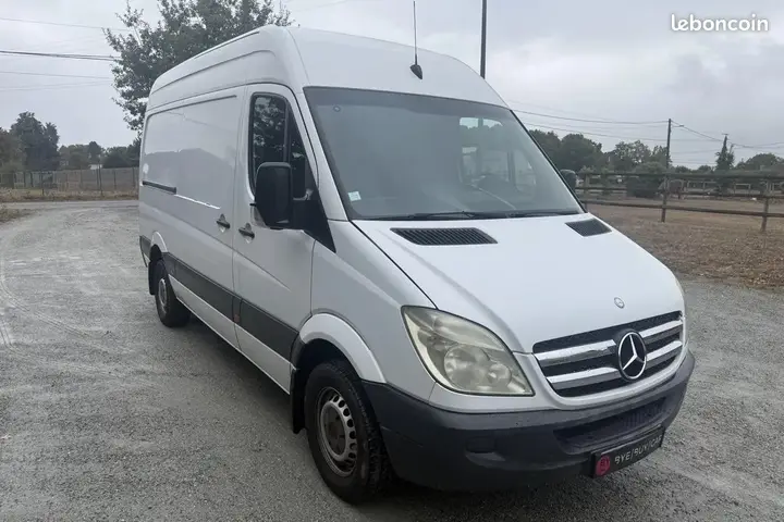 Mercedes-Benz Sprinter 2009 photo 2