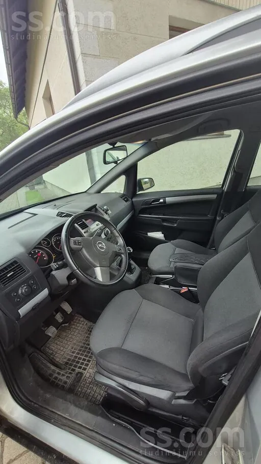 Opel Zafira 2006 photo 2