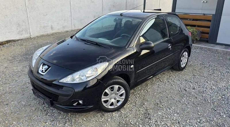Peugeot 206 Plus 2011 photo 2
