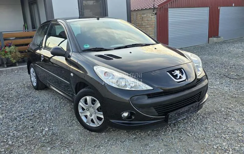 Peugeot 206 Plus 2011 photo 3