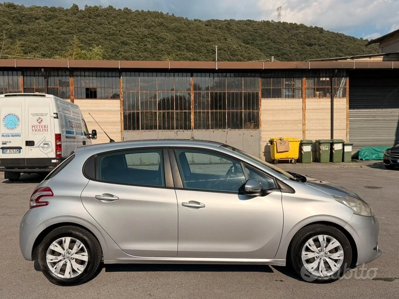 Peugeot 208 2013 photo 4