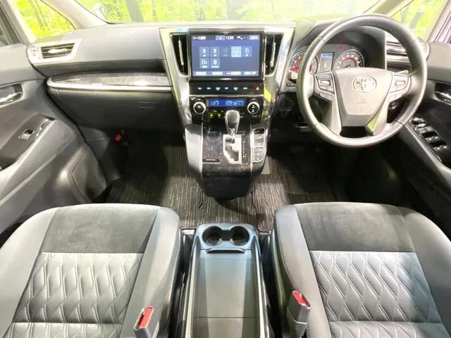 Toyota Alfaard 2.5S 2019 photo 2