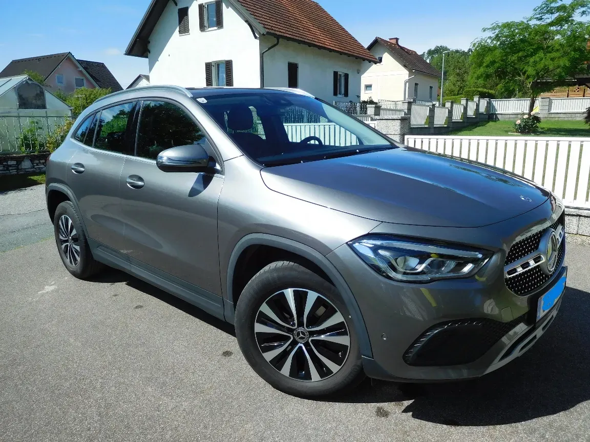 Mercedes-Benz Gla Class 2022 photo 2