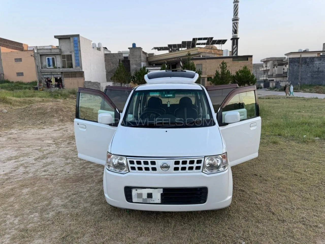 Nissan Otti