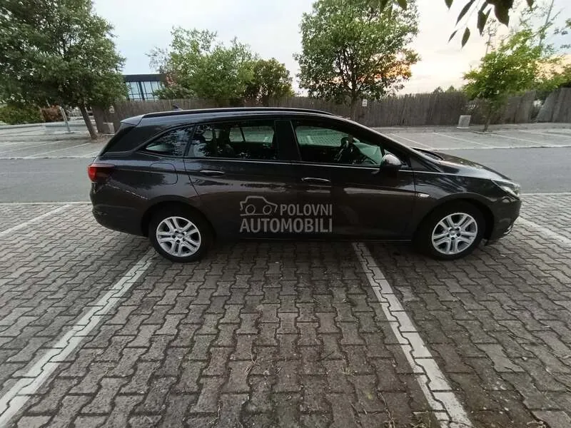 Opel Astra K 2016 photo 4