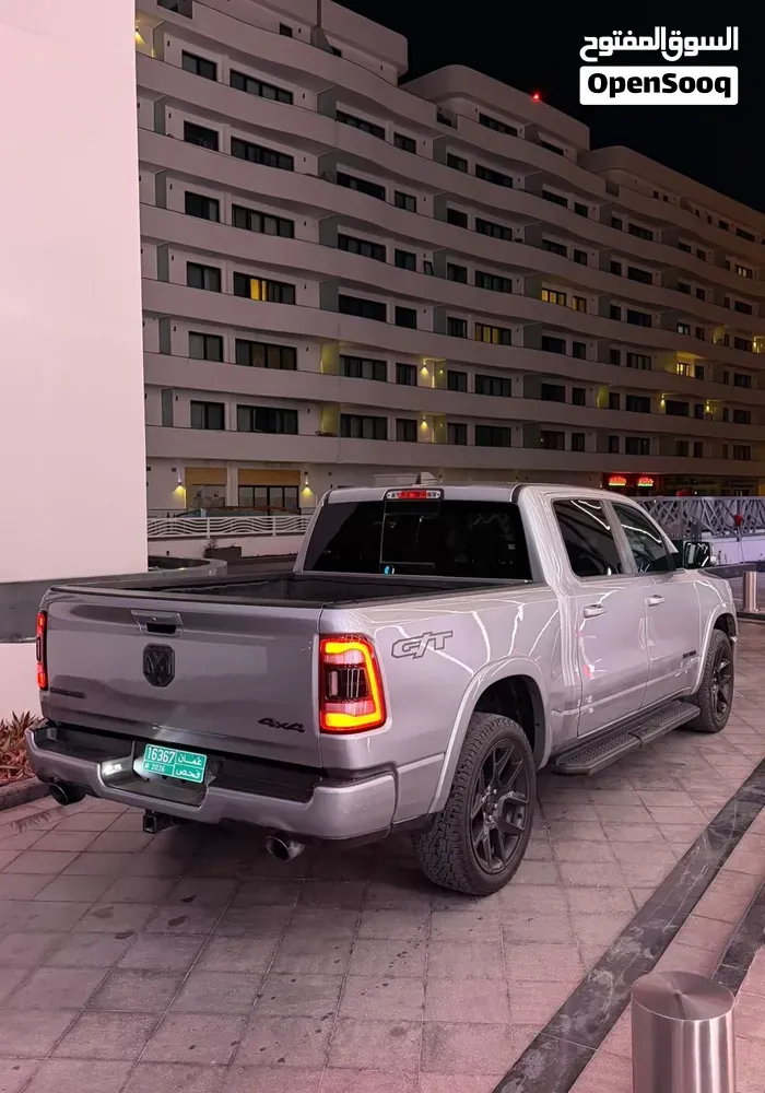 Dodge Ram Laramie 2022 photo 2