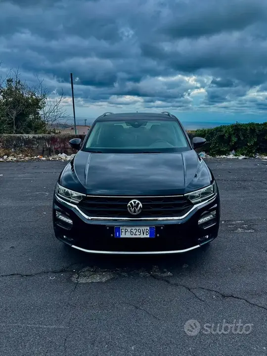 Volkswagen T-Roc 2018 photo 2