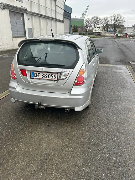 Suzuki Liana 2006 photo 4