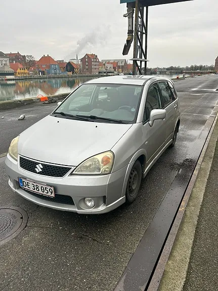 Suzuki Liana