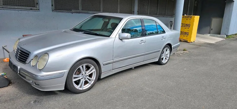 Mercedes-Benz 240