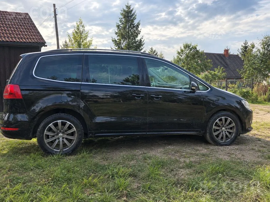 Volkswagen Sharan 2011 photo 2