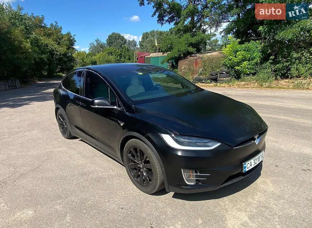 Tesla Model X 2018 photo 2
