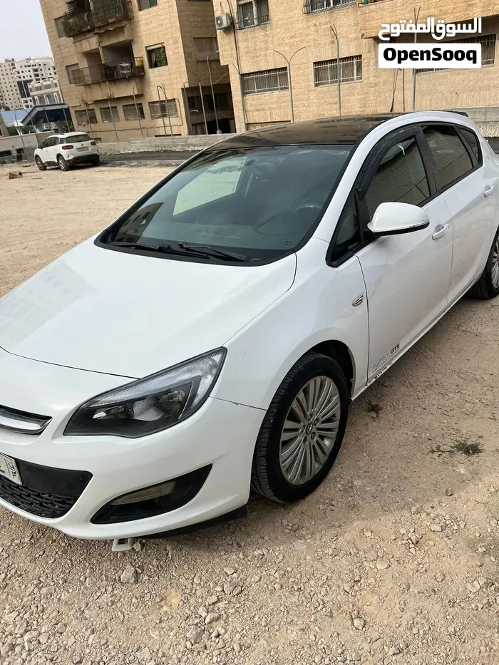 Opel Astra 2013 photo 3