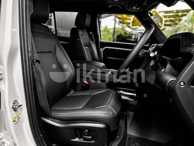 Land Rover Defender 2026 photo 5