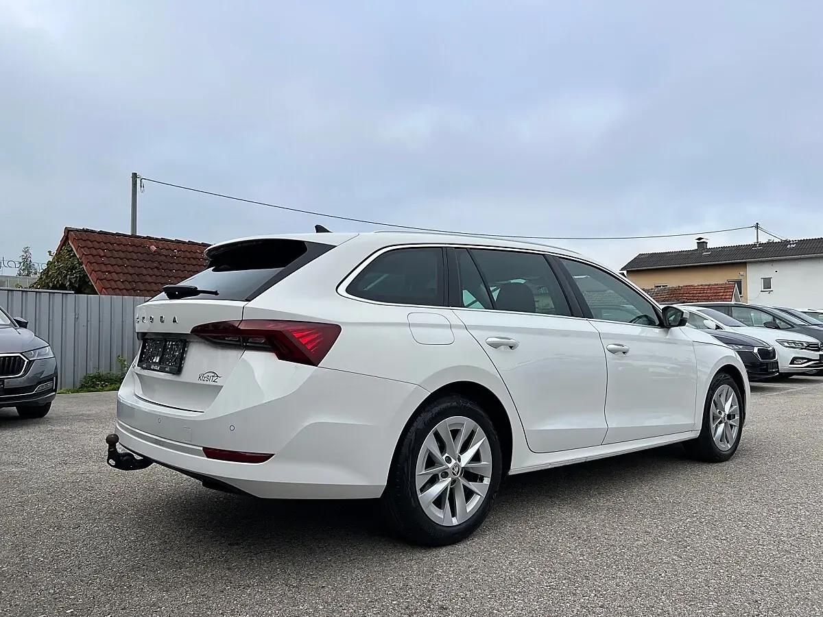 Skoda Octavia 2023 photo 3