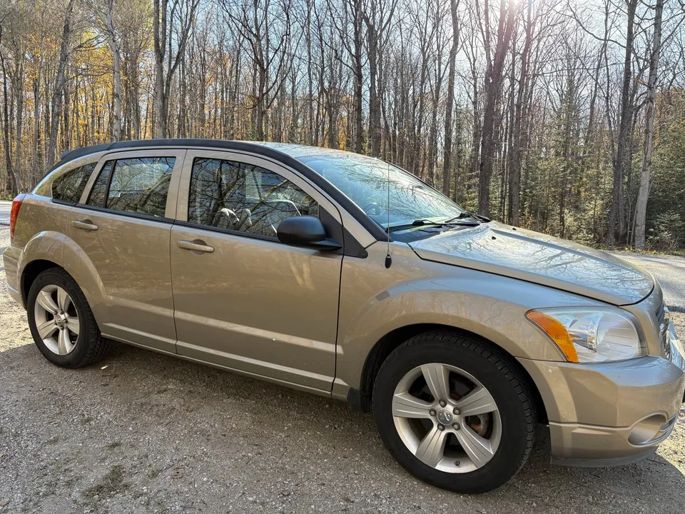 Dodge Caliber 2010 photo 3