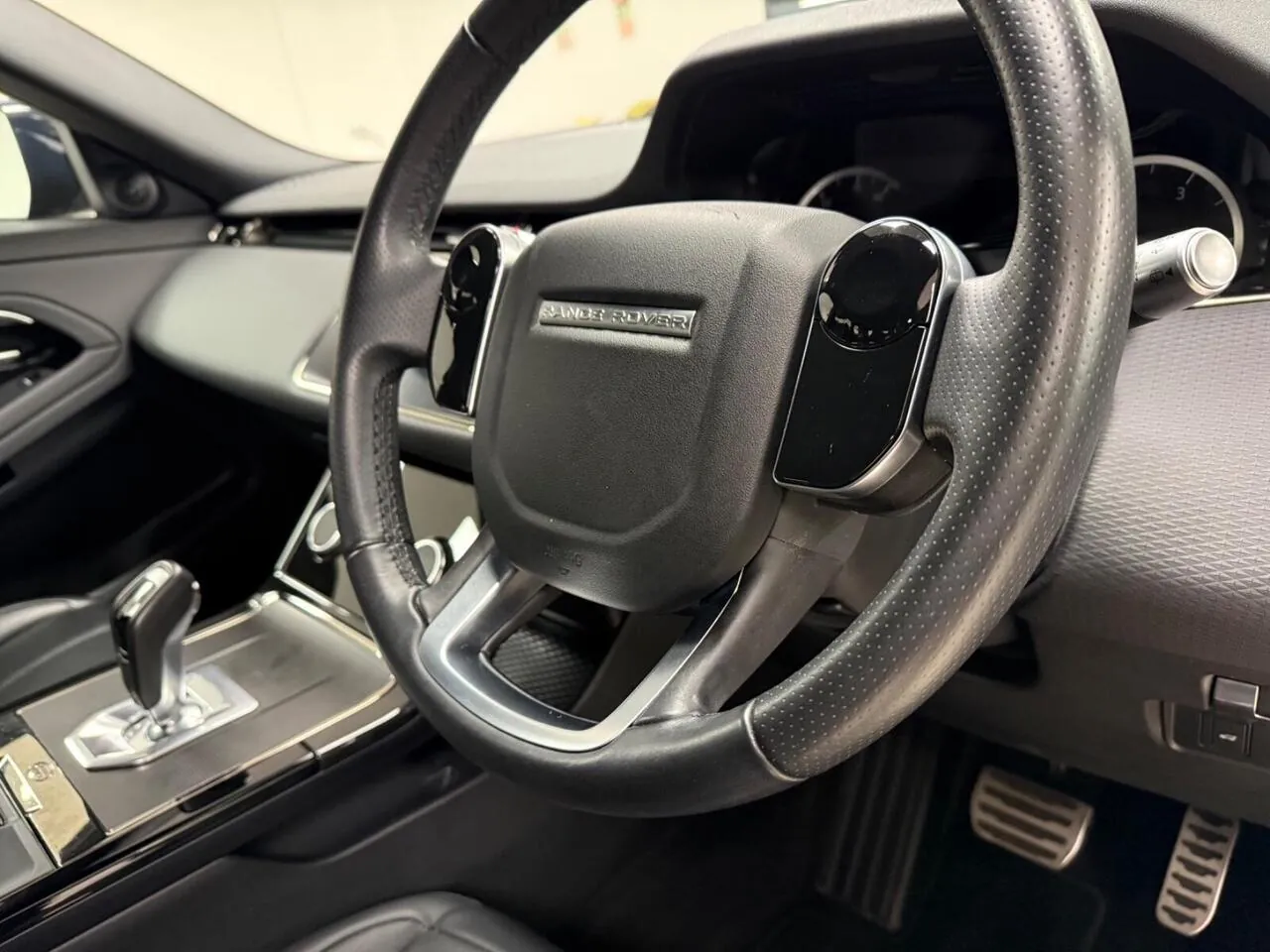 Land Rover Range Rover Evoque 2020 photo 4