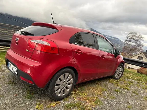 Kia Rio 2012 photo 3