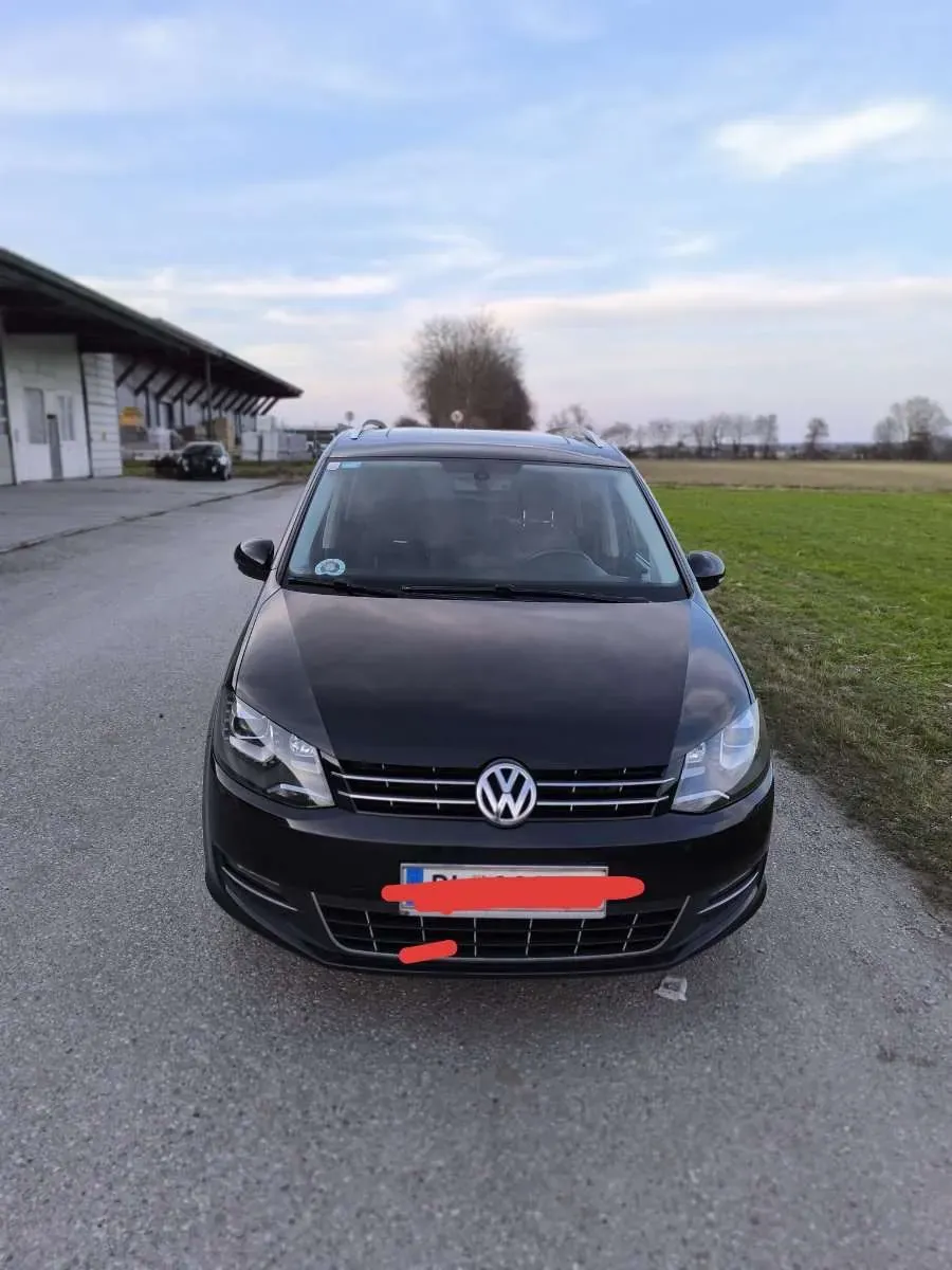 Volkswagen Sharan 2012 photo 2