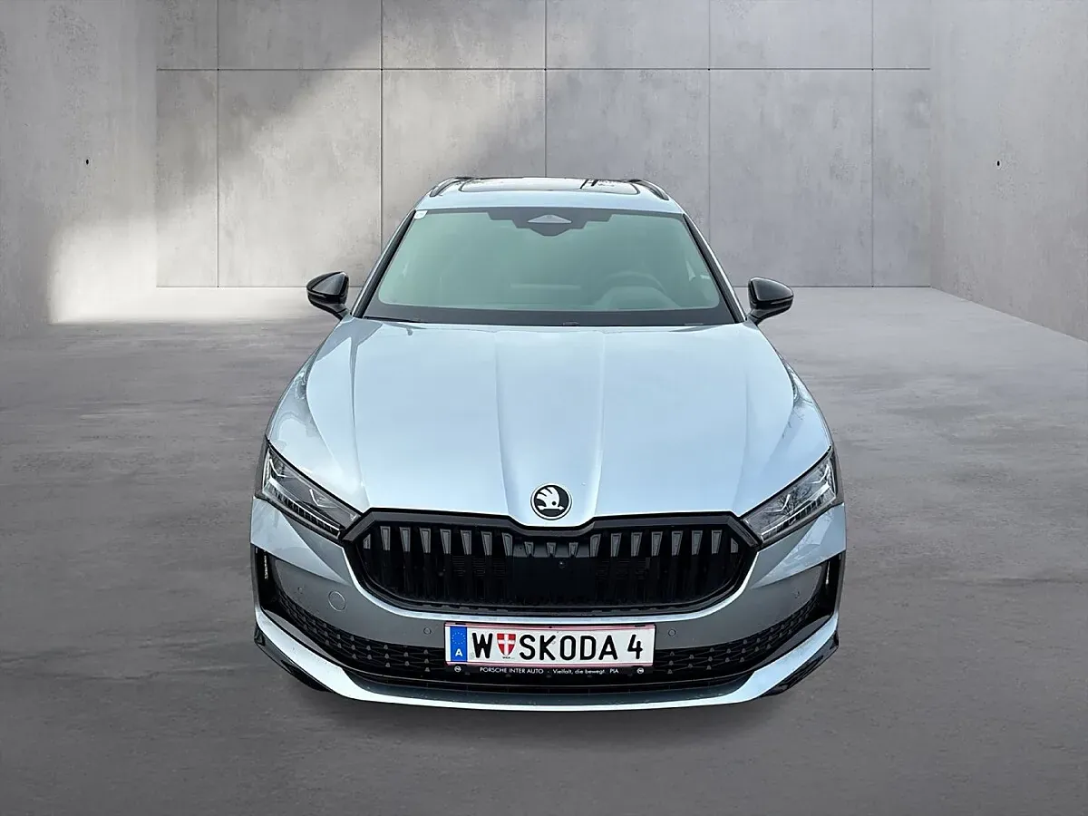 Skoda Superb 2026 photo 2