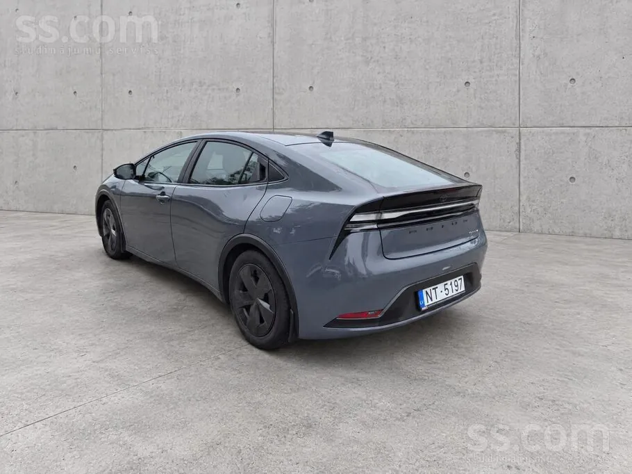 Toyota Prius 2024 photo 4