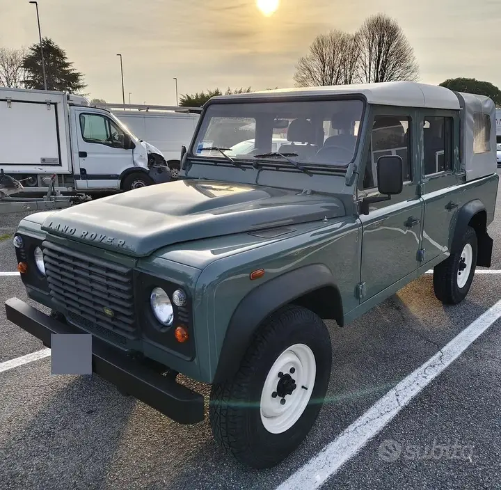 Land Rover Defender