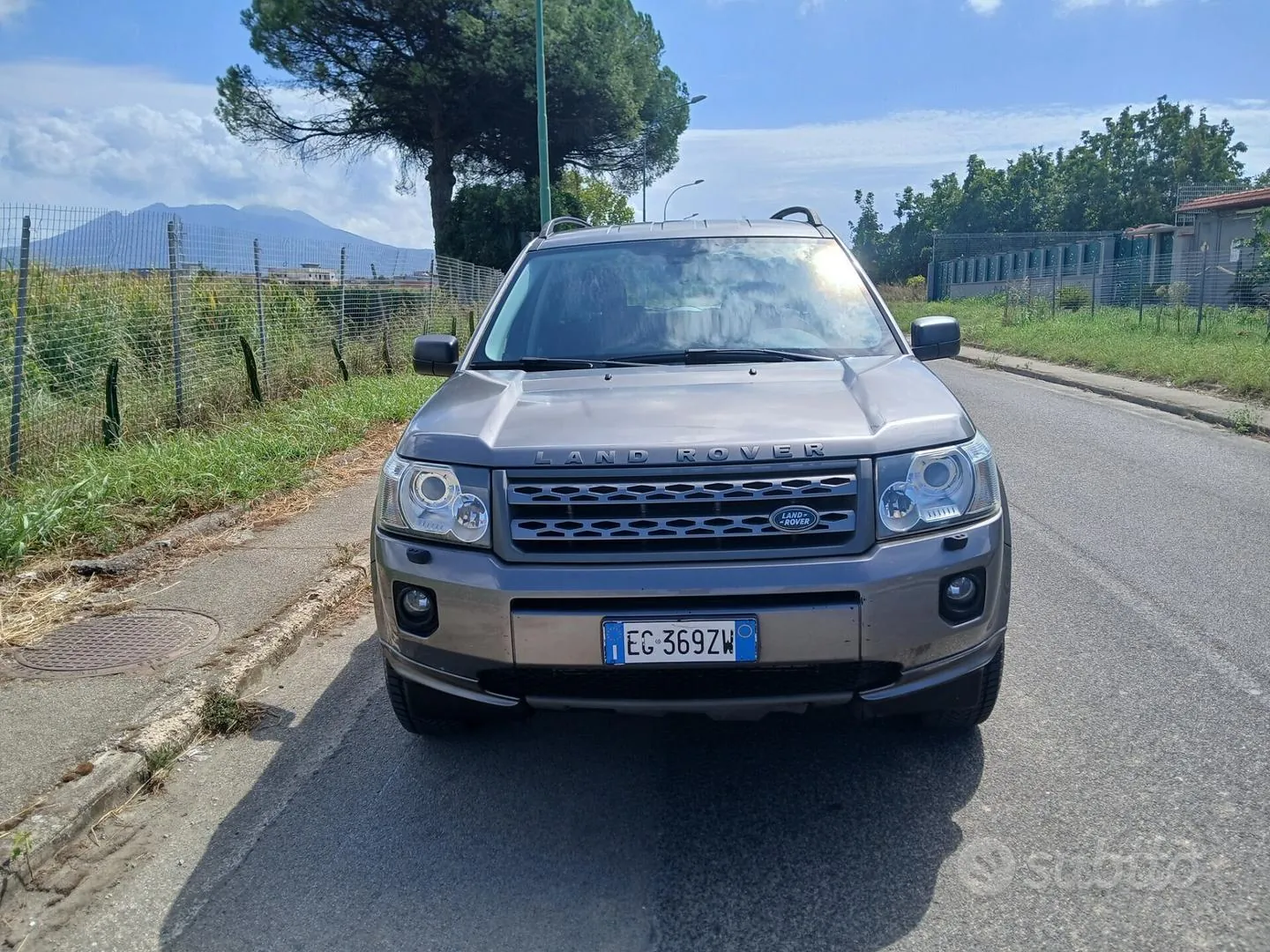 Land Rover Freelander 2 2011 photo 2