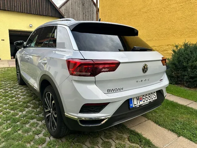 Volkswagen T-Roc 2019 photo 2