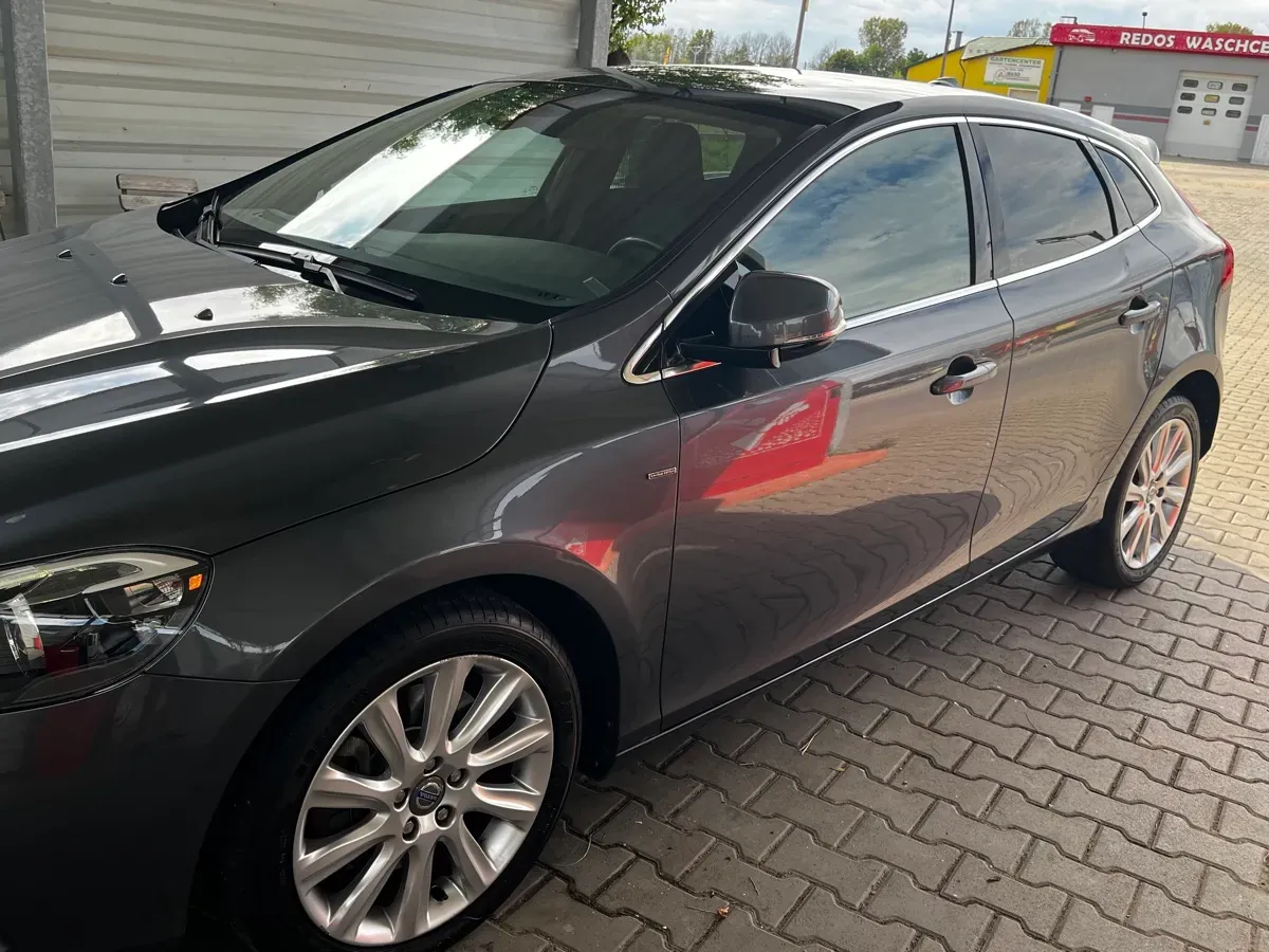 Volvo V40 2013 photo 2