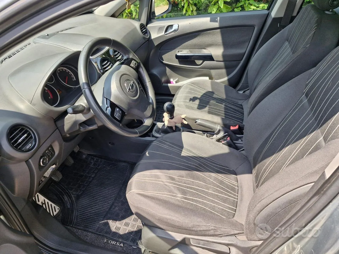 Opel Corsa 2010 photo 4