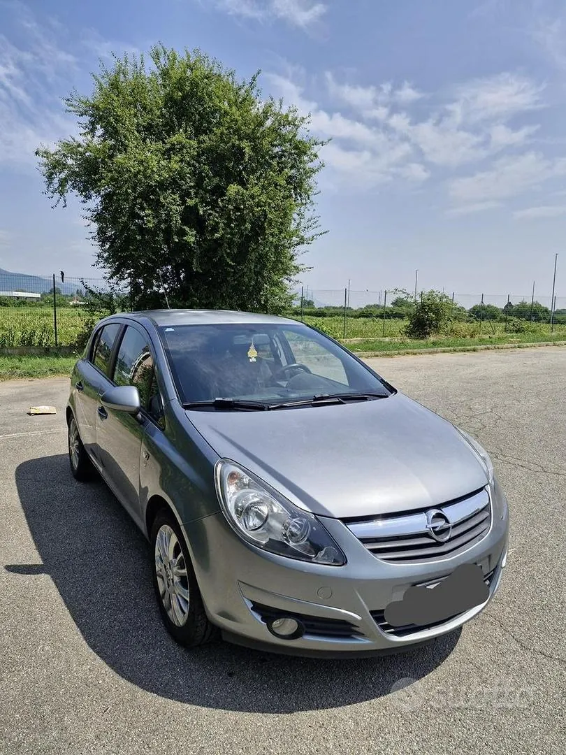 Opel Corsa 2010 photo 2
