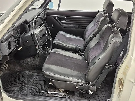 Volvo 142 1973 photo 2