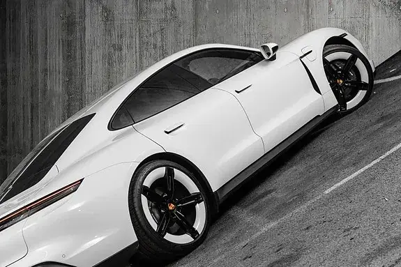 Porsche Taycan 2025 photo 2