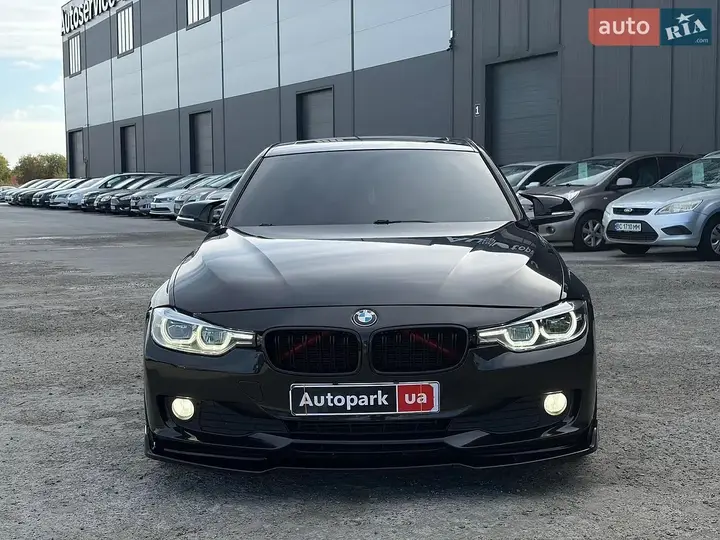 BMW 3 Series 2012 photo 2