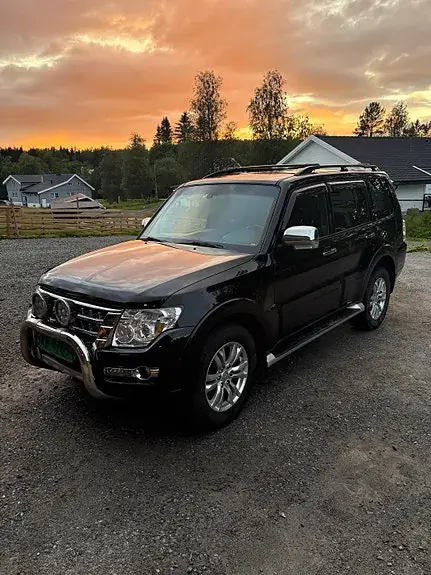 Mitsubishi Pajero 2018 photo 2