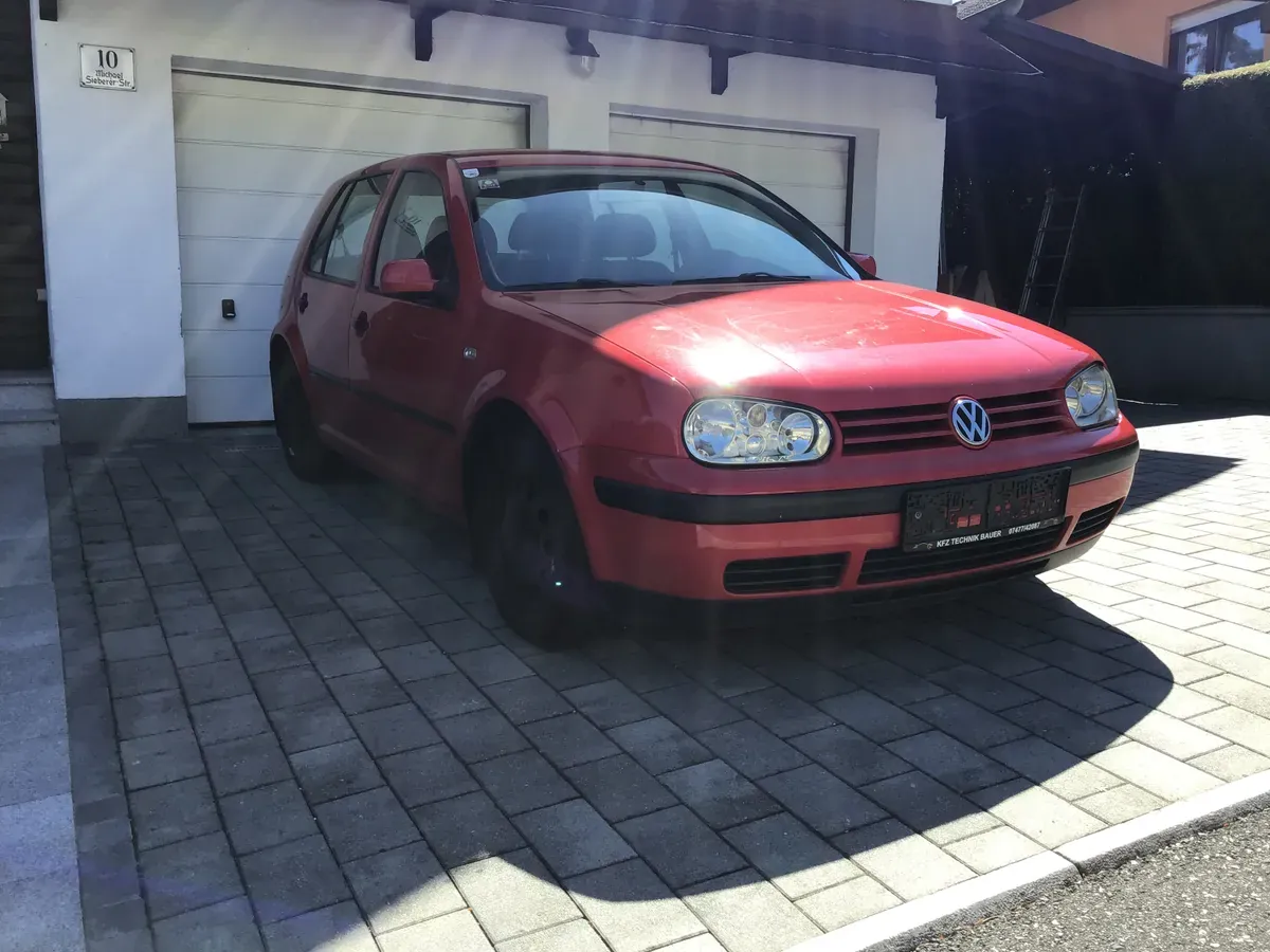 Volkswagen Golf 2002 photo 2