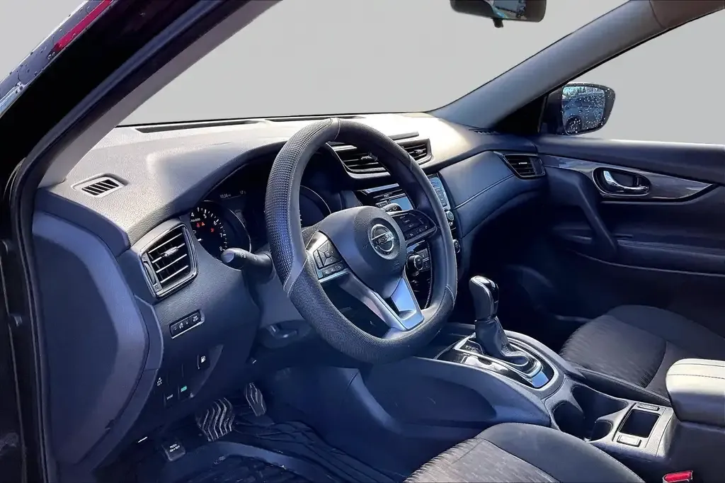 Nissan Rogue 2018 photo 2