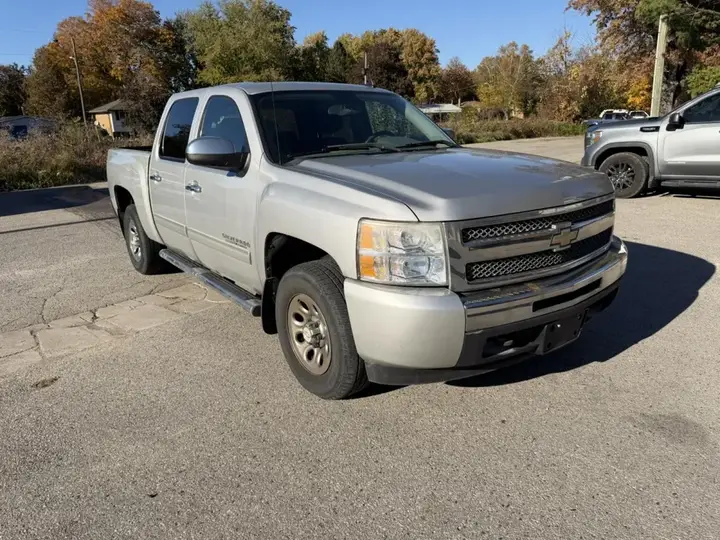 Chevrolet Silverado 1500 2011 photo 3