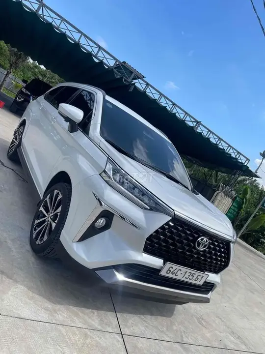 Toyota Veloz Cross
