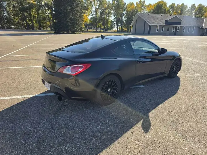 Hyundai Genesis Coupe 2010 photo 3