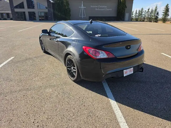 Hyundai Genesis Coupe 2010 photo 4