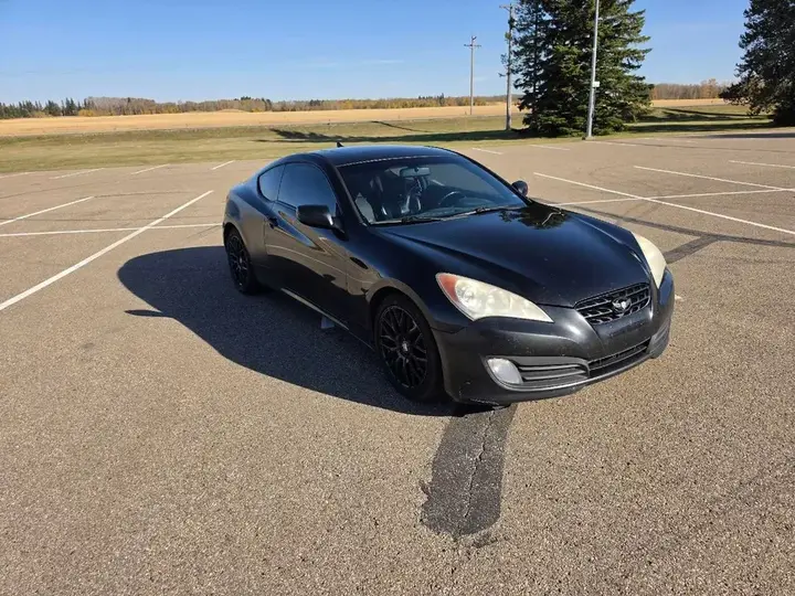 Hyundai Genesis Coupe 2010 photo 2
