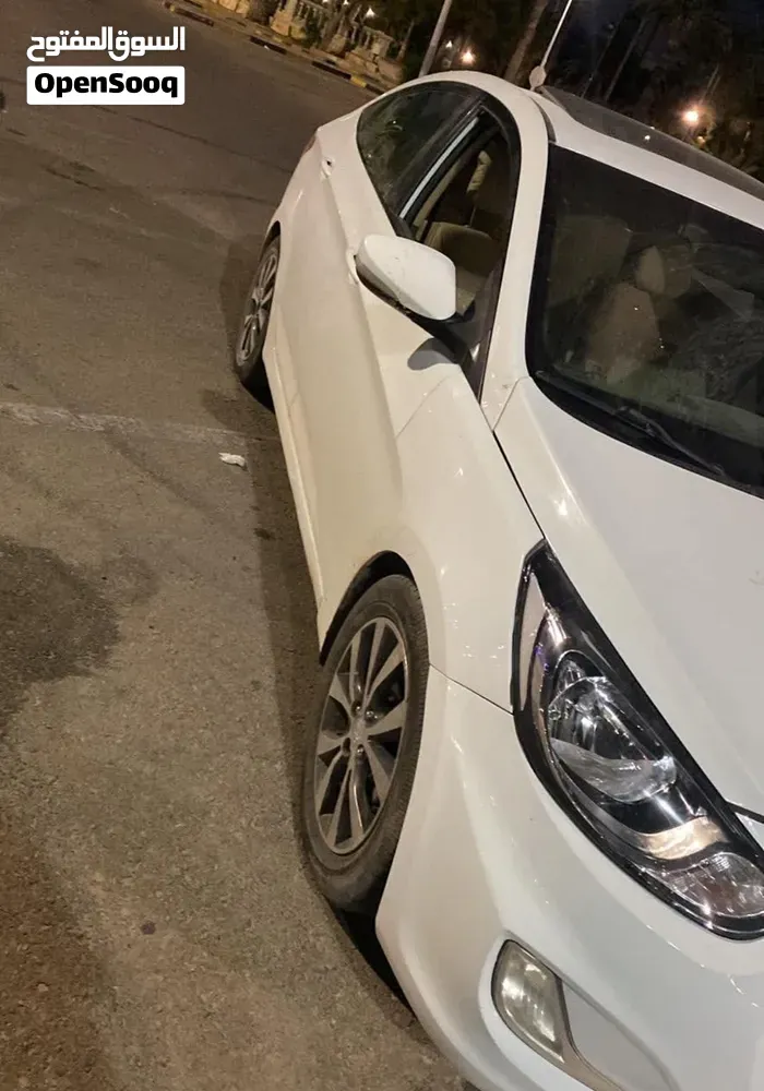 Hyundai Accent 2013 photo 4