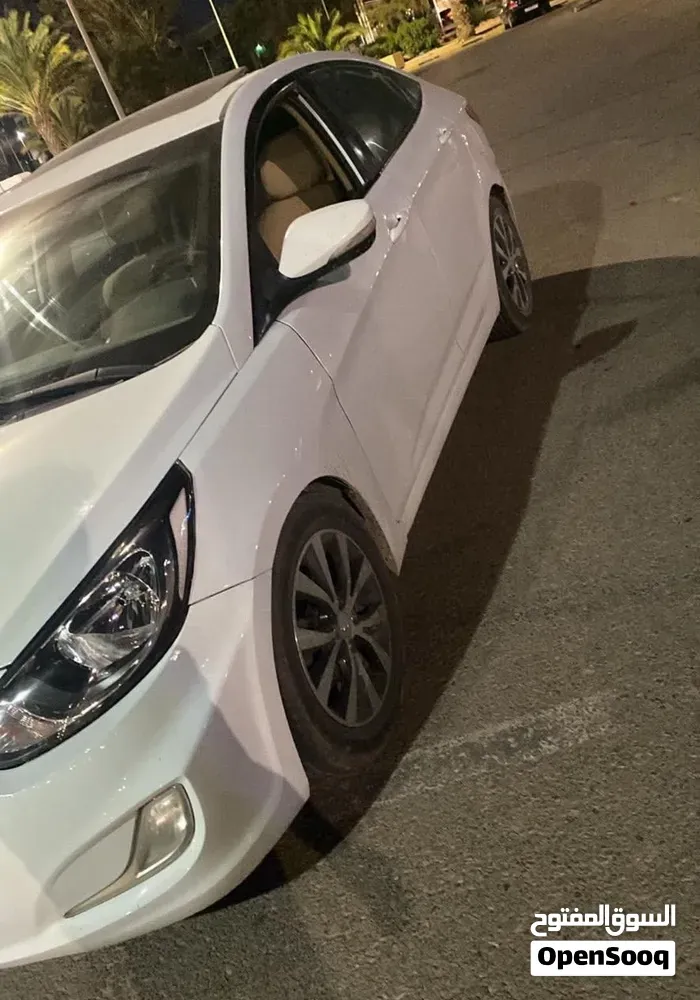 Hyundai Accent 2013 photo 3
